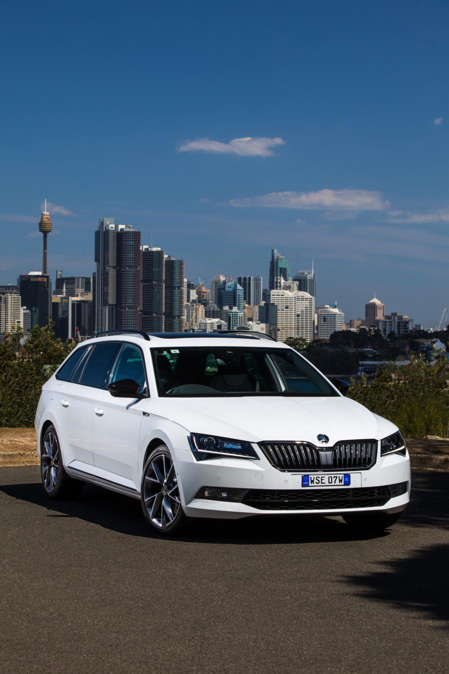  Skoda Superb Wagon 4x4 SportLine 2017 года  (AU) (фото 6 из 16)